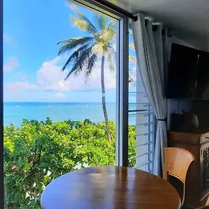 Apartment Breezy Beachfront Bali-style Haven 180 Degree Oceanview, Hau'ula